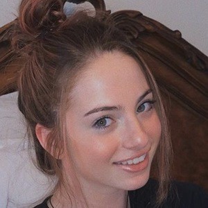 Lily Krongold, 23 (TikTok明星)