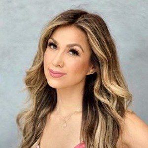 Lily Martinez, 46 (博主)