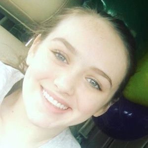 Lily Robertson image 3