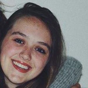 Lily Robertson image 5