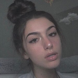 Lily Rosenthall image 4