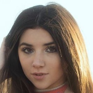 Lily Spinner image 3