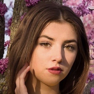 Lily Spinner image 8