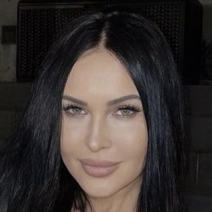 Lina Valentina image 6