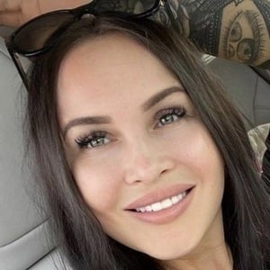 Lina Valentina, 35 (Painter)