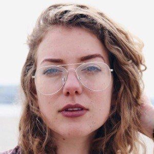 Linda de Munck, 30 (YouTube Star)