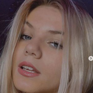 Lindsay Kaine, 22 (TikTok Star)