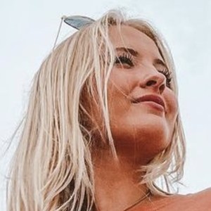 Lindsey Alina, 24 (TikTok明星)