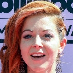 Lindsey Stirling, 39 (小提琴家)