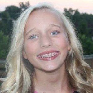 Lindseycake1, 22 (TikTok Star)