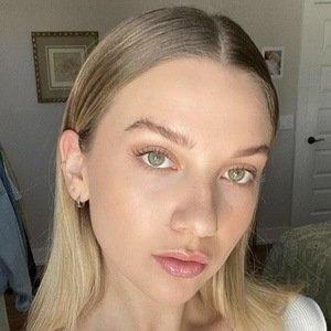 Linsey Urrea, 25 (Vine Star)