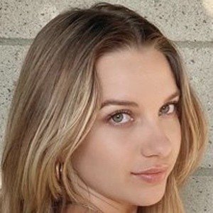 Linsey Urrea, 27 (Vine Star)