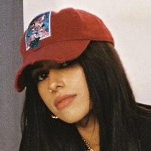 linuhhh, 23 (TikTok Star)