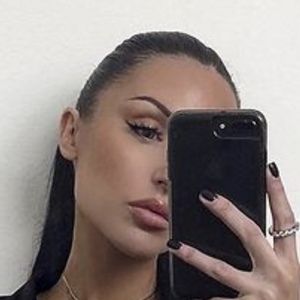Lisa Brezinski, 37 (Photographer)