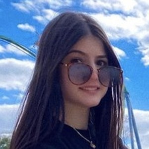 Lisy Cari image 5