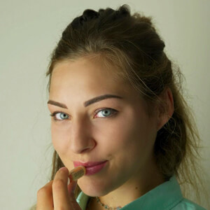 Livia Adams image 13