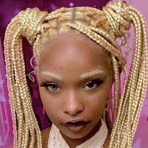 Liviigant, 22 (TikTok Star)