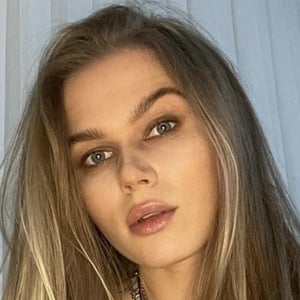 Lizi ASMR, 29 (YouTube明星)