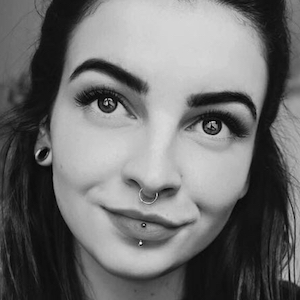 Lizzie Hulston, 31 (Star di YouTube)