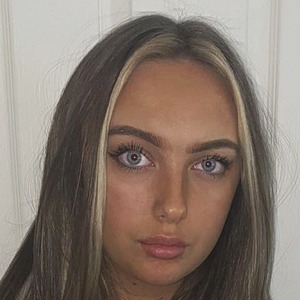 Lizzie Mason, 22 (YouTube Star)