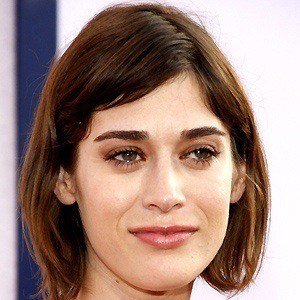 Lizzy Caplan, 41 (Attrice di film)