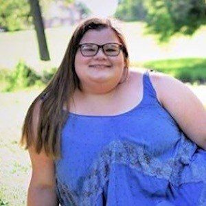 Lizzy Howell image 4