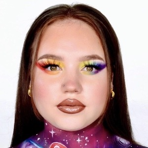 llumosMakeup, 24 (TikTok Star)