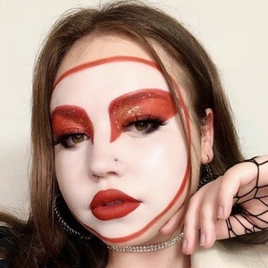 llumosMakeup, 24 (TikTok Star)