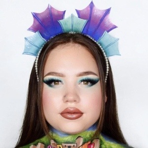 llumosMakeup, 24 (TikTok Star)