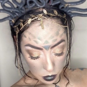 Lluvy Gomez, 42 (模特)