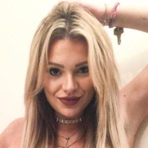 Lo Jeanne, 31 (Instagram Star)