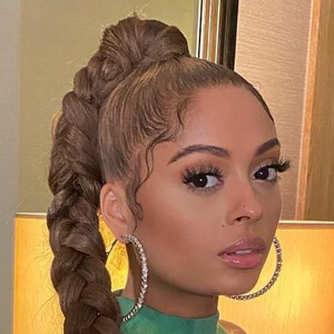 Lola Rae, 34 (流行歌手)