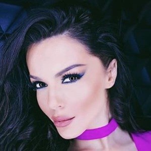 LoLo_Love85, 40 (Star di YouTube)