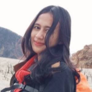 Lolyta Agestina Sari, 28 (Instagram Star)