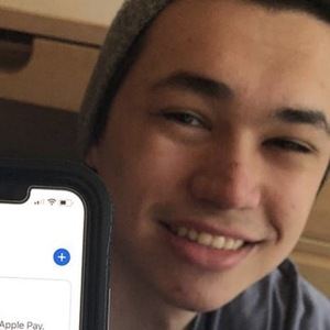 LookAtMyCakes, 28 (TikTok Star)