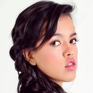 Lore Salgado, 28 (TikTok Star)