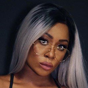 Loretta Grace, 30 (Toneelactrice)