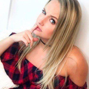 Loryn Powell, 37 (Comedian)