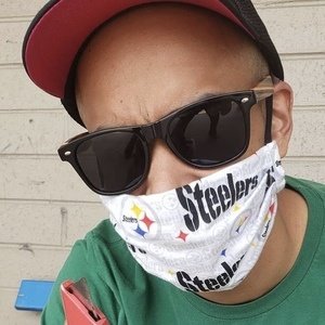 Lou Ratchett, 30 (YouTube明星)