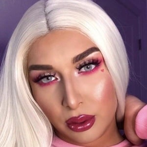 Louiie meadows, 29 (Instagram Star)