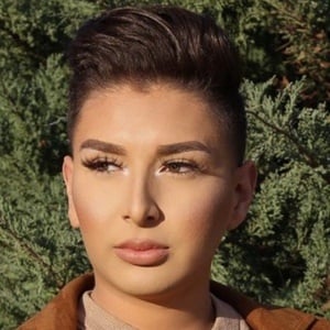 Louiie meadows, 29 (Instagram Star)