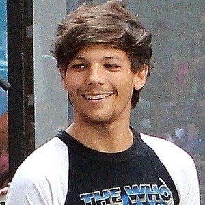 Louis Tomlinson, 32 (流行歌手)