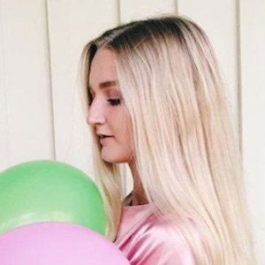 Louise Hammar, 28 (YouTube Star)