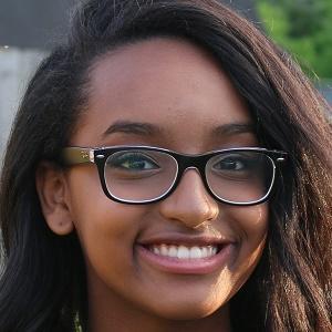 LoveFromLiyax, 26 (YouTube明星)