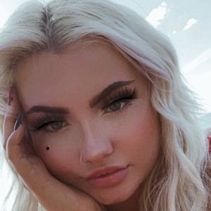 Lowri Rose-Williams, 26 (TikTok Star)