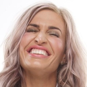 Loz Antonenko, 40 (Instagram Star)