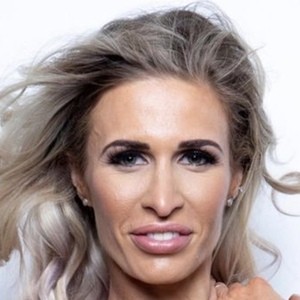 Loz Antonenko, 40 (Instagram明星)