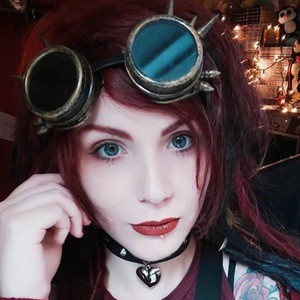 Lua Morales, 33 (Fotógrafo)