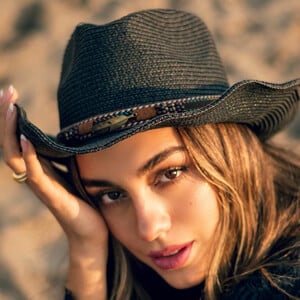 Luana Barron Yabar, 26 (Instagram Star)