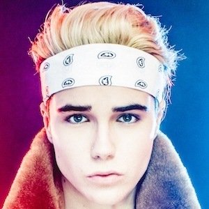 Lucas, 26 (流行歌手)